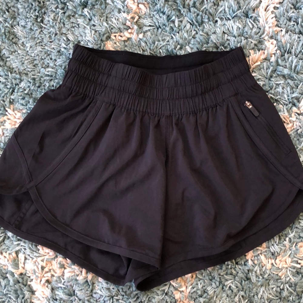 Lululemon Tracker V 4” shorts (size 4)